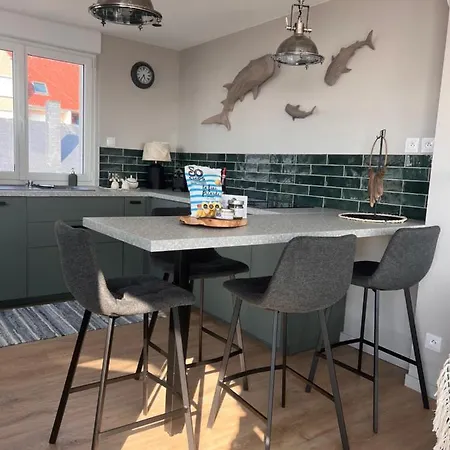 Les Petites Canailles Rooftop 아파트 *